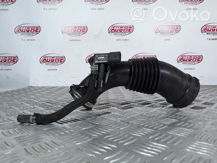 Audi A4 S4 B8 8K Część rury dolotu powietrza 0281002760