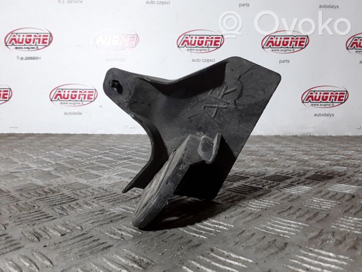 Toyota Auris E180 Soporte antisalpicaduras delantero 6563102200