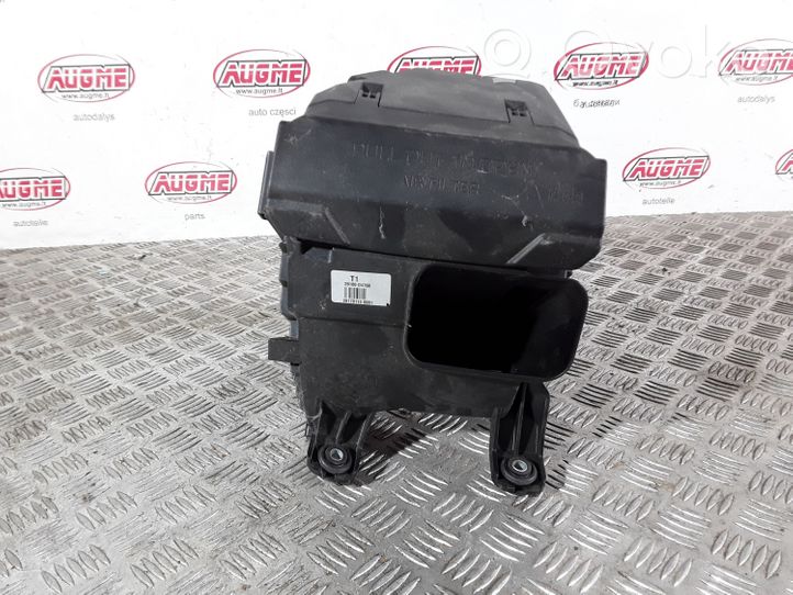 KIA Optima Caja del filtro de aire 28100D4760