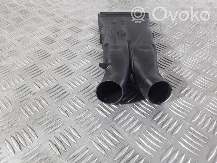 Volvo V60 Część rury dolotu powietrza 30648754