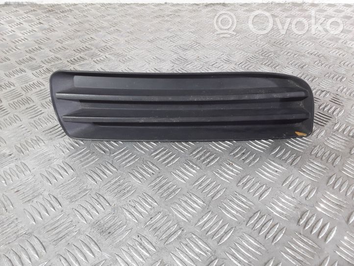 Chrysler 300 - 300C Verkleidung Nebelscheinwerfer / Gitter vorne 04805942AA