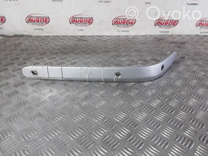 Mercedes-Benz C W203 Modanatura separatore del paraurti anteriore A2038851821