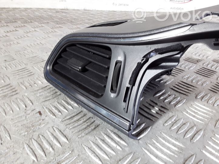 Renault Kadjar Garniture, panneau de grille d'aération latérale 687610165R