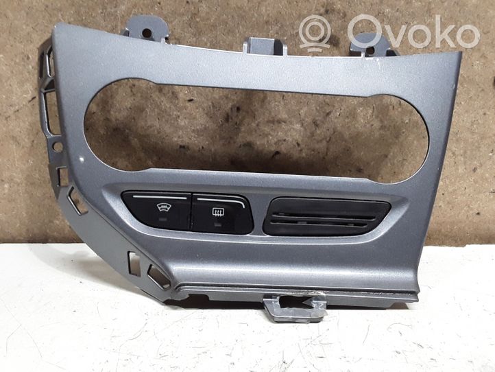 Ford Focus Ilmastointi-/lämmityslaitteen säätimen kehys BM518522