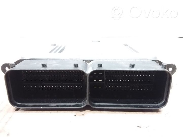 Volkswagen PASSAT B8 Sterownik / Moduł ECU 04L907309M