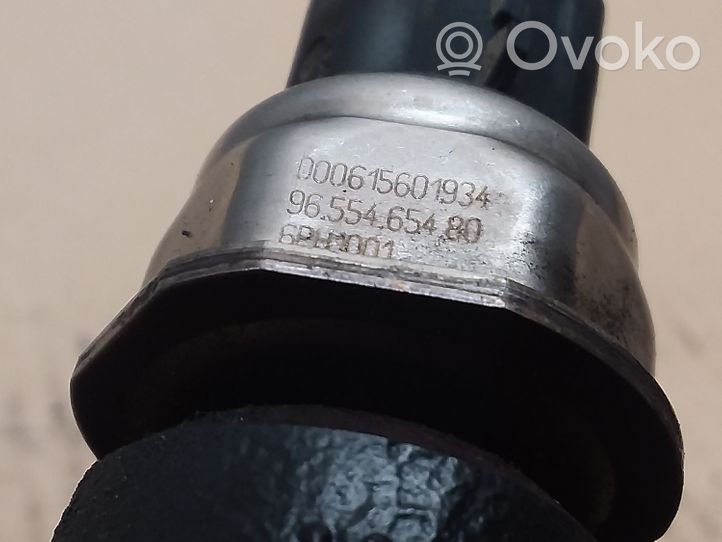 Volvo V50 Regulator ciśnienia paliwa 9654592680