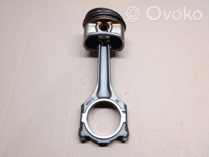 Volkswagen Golf V Piston avec bielle 021E