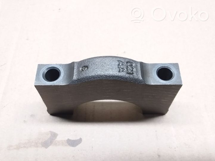 Volkswagen Golf V Supporto dell’albero motore 021AA