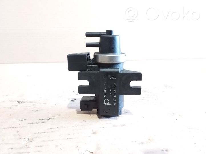 BMW 5 E39 Vacuum valve 7227960