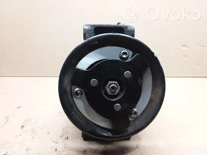 Audi Q3 8U Ilmastointilaitteen kompressorin pumppu (A/C) 5K0820803C