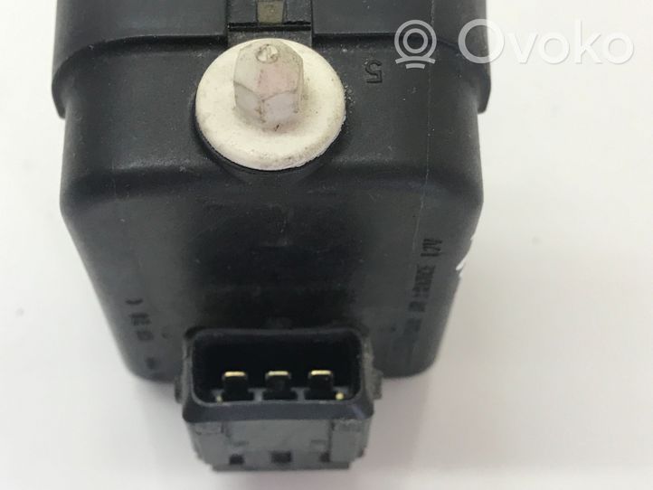 Volvo XC70 Headlight level adjustment motor P2004