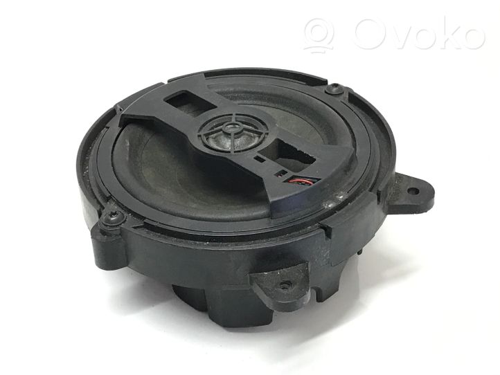 Renault Clio III Enceinte de porte arrière 8200372738