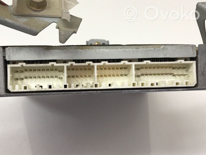 Toyota Corolla Verso E121 Calculateur moteur ECU 8966152082