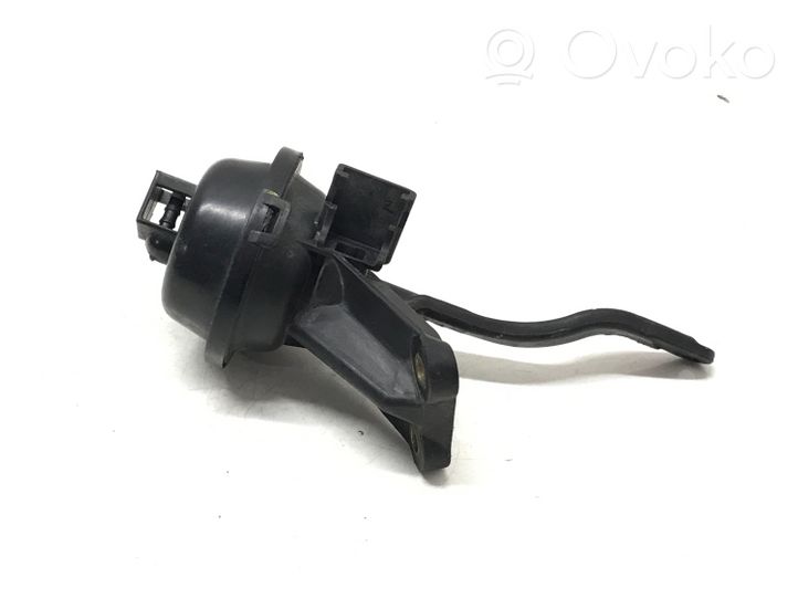 Opel Astra H Valve vacuum 050301