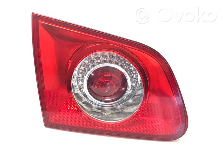 Volkswagen PASSAT B6 Lampy tylnej klapy bagażnika 3C994509308S