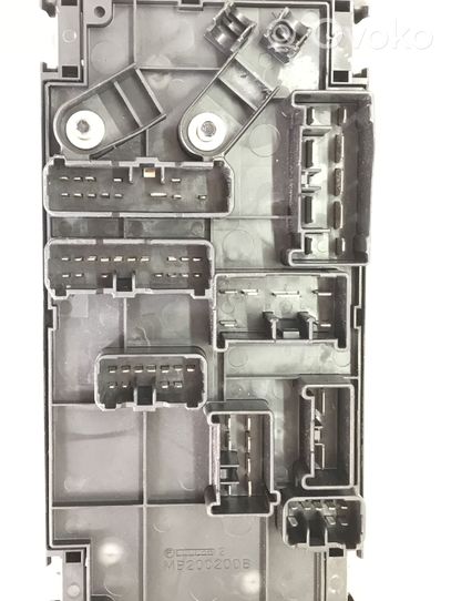 Subaru Outback Fuse module 82241AG000