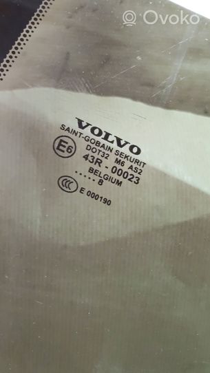 Volvo C70 Szyba karoseryjna tylna E000190