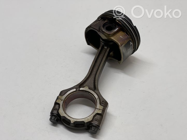 Hyundai Veloster Piston avec bielle 104PC30