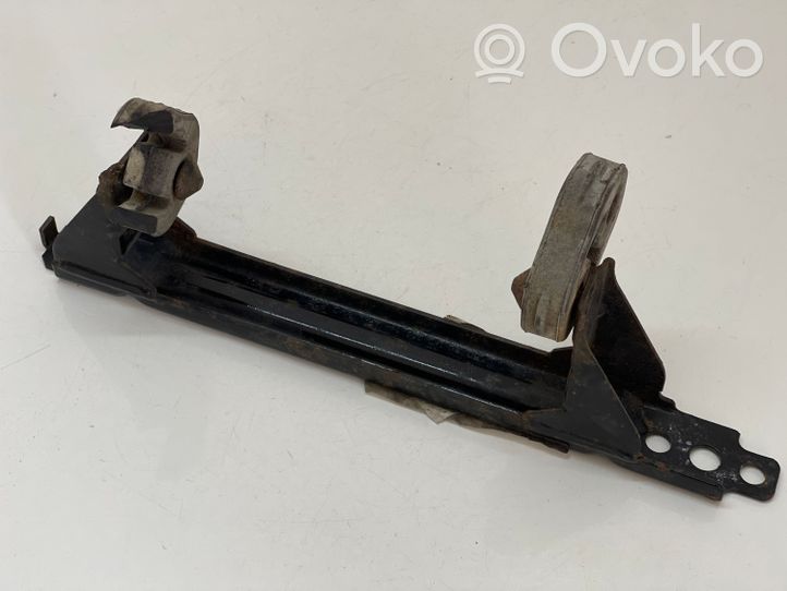 Volkswagen Golf VI Staffa/supporto di montaggio della marmitta 1K0253144AN