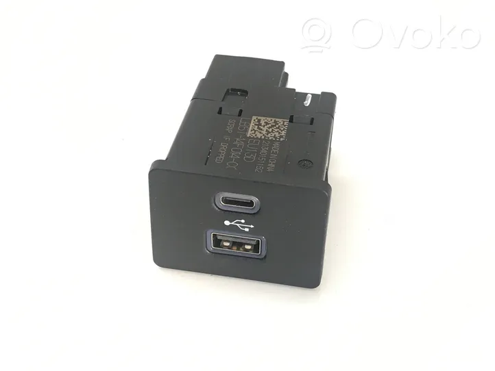 Ford Focus USB-pistokeliitin LB5T14F014CC