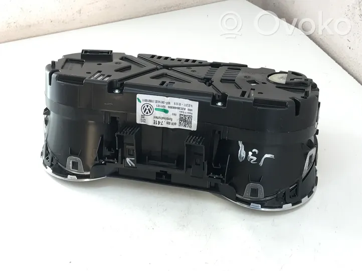 Volkswagen Polo V 6R Speedometer (instrument cluster) 6C0920741E