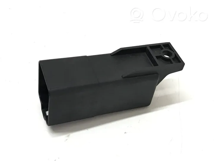 Volkswagen Polo V 6R Przekaźnik / Modul układu ogrzewania wstępnego 04B907281