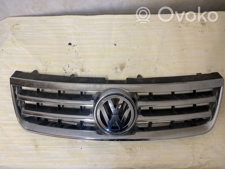 Volkswagen Touareg I Grille calandre supérieure de pare-chocs avant 7L6853651A