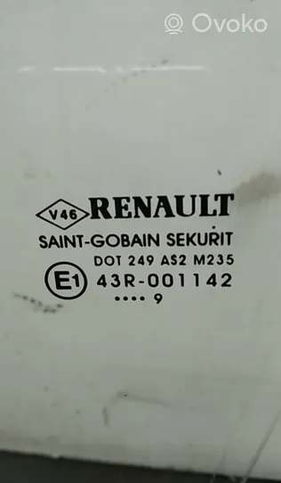 Renault Megane III Vitre de fenêtre porte avant (4 portes) 