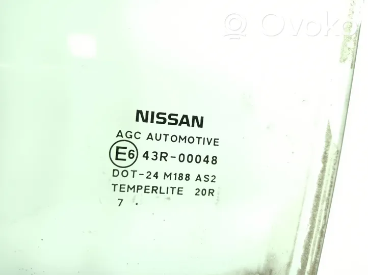 Nissan Qashqai+2 Pagrindinis galinių durų stiklas 