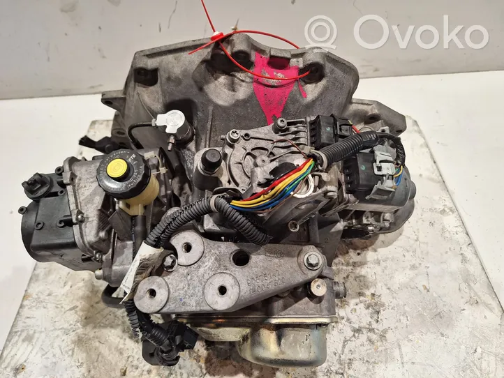 Opel Zafira B Mechaninė 5 pavarų dėžė F17C419