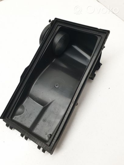 Volkswagen Touareg I Gaisa filtra kastes vāks 7L0129620