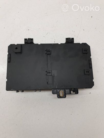 Opel Zafira B Module de fusibles 13220831