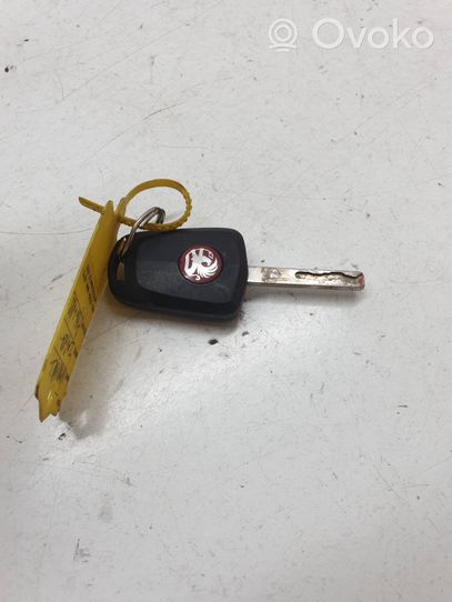 Opel Zafira B Ignition key/card 