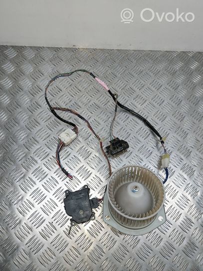 Mitsubishi Pajero Soplador/ventilador calefacción 0240J