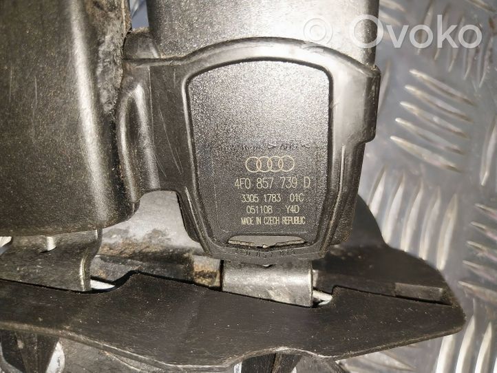 Audi A6 S6 C6 4F Klamra środkowego pasa bezpieczeństwa fotela tylnego 4F0857739D