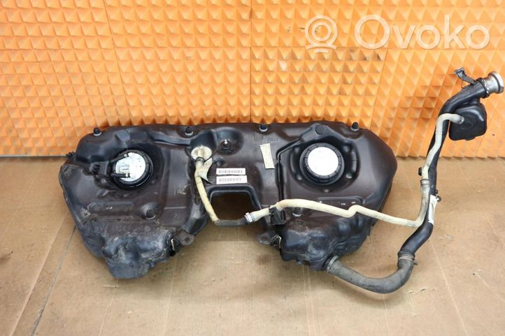 Mercedes-Benz CLS C219 Réservoir de carburant A2114701641