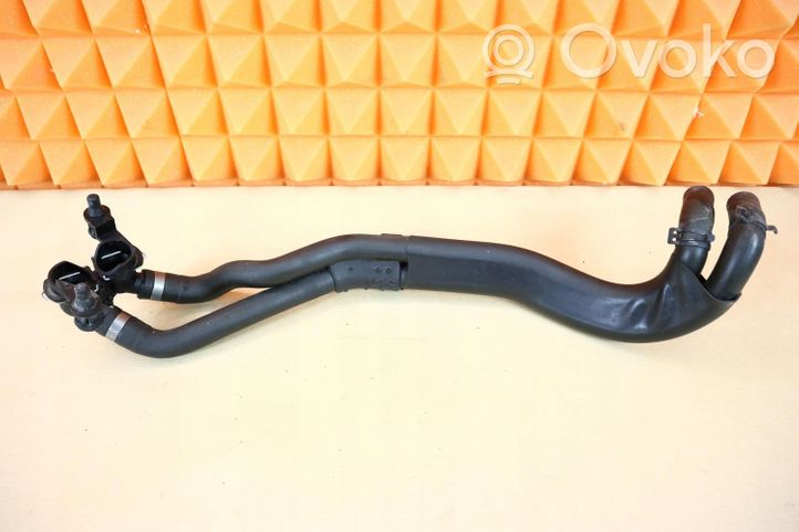 Mercedes-Benz SLK R171 Engine coolant pipe/hose 1718300024