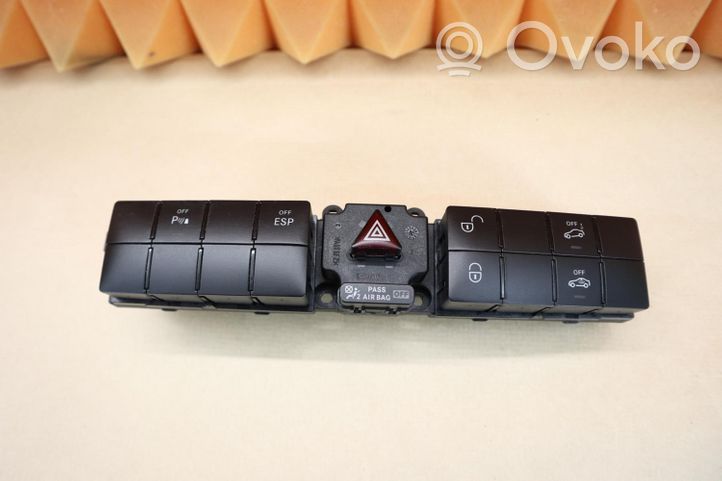 Mercedes-Benz CLK A209 C209 Kit interrupteurs A2038700151
