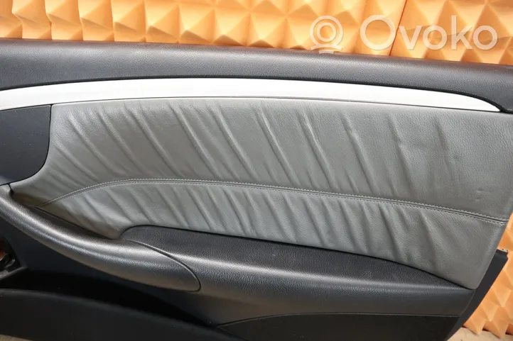 Mercedes-Benz CLK A209 C209 Garniture de panneau carte de porte avant 