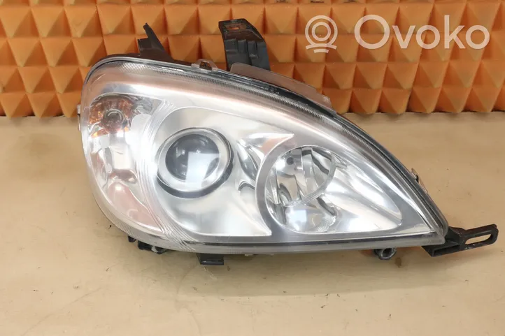 Mercedes-Benz ML W163 Lampa przednia 