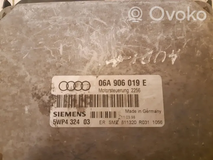 Audi A3 S3 8L Motorsteuergerät/-modul 06A906019E