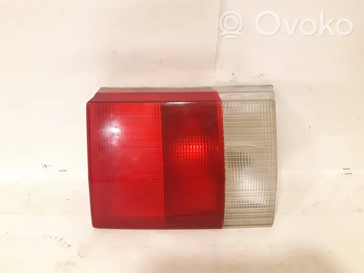 Audi 80 90 B3 Lampy tylnej klapy bagażnika 893945093G