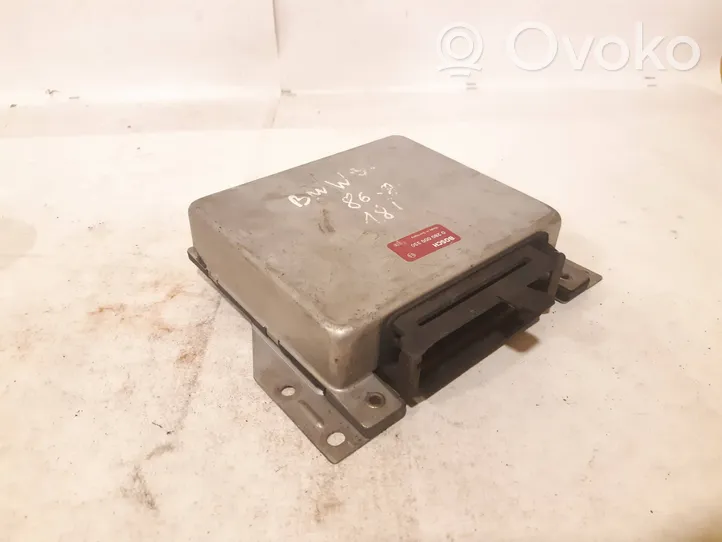 BMW 5 E28 Engine control unit/module 0280000330