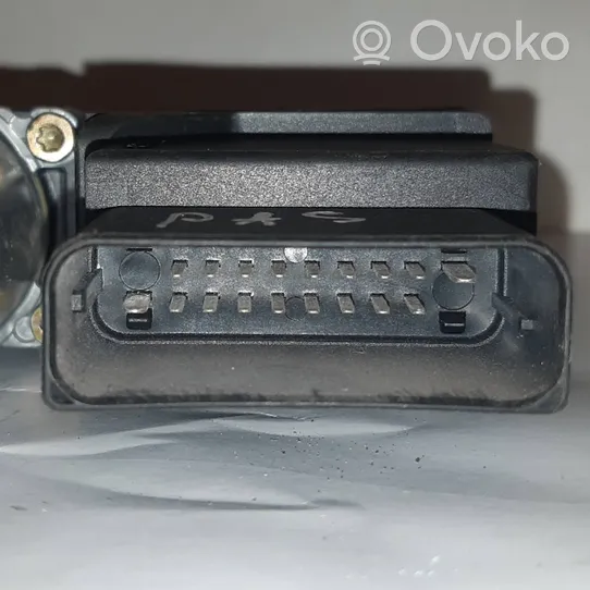 Volkswagen PASSAT B5 Takaoven ikkunan nostomoottori 0130821697