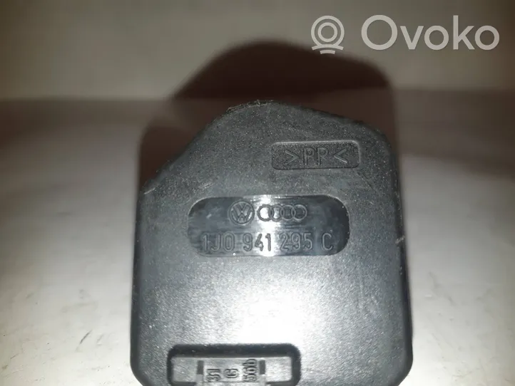 Volkswagen Bora Moteur de réglage du niveau des phares 1J0941295C