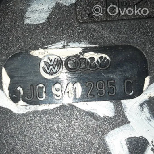 Volkswagen PASSAT B5.5 Ajovalojen korkeuden säätömoottori 1J0941295C