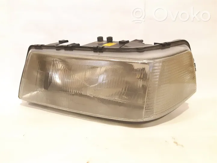 Audi V8 Lampa przednia 305235129