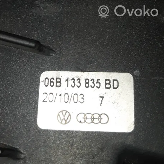 Audi A4 S4 B6 8E 8H Boîtier de filtre à air 06B133835D