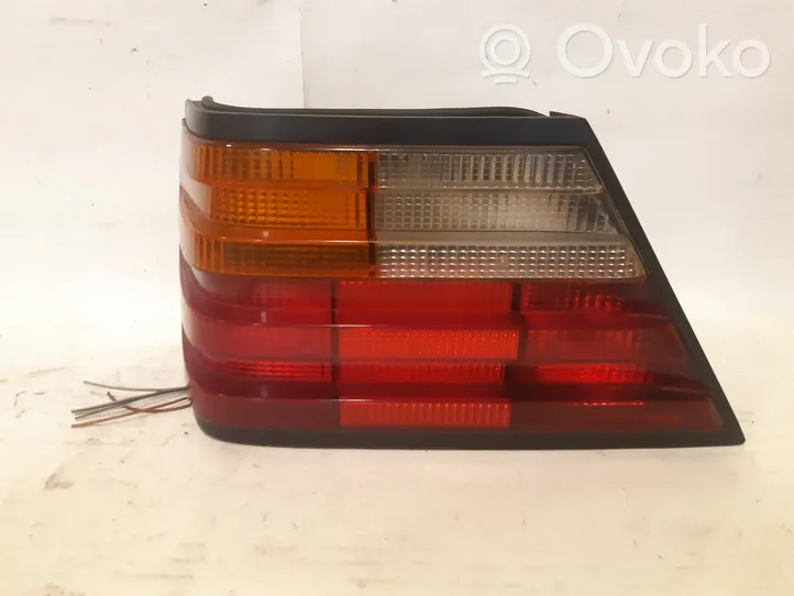 Mercedes-Benz E W124 Lampa tylna 1248200164