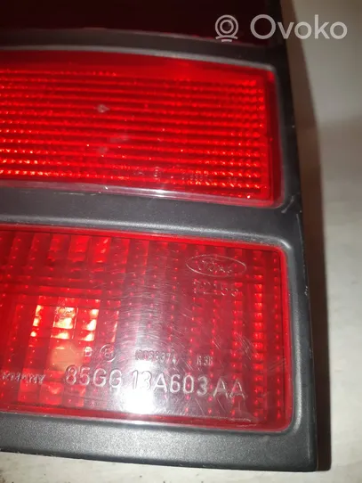 Ford Scorpio Galinis žibintas kėbule 85GG13A603AA